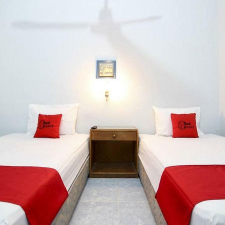 Reddoorz Syariah At Jalan Menteri Supeno Hotel Джокякарта Екстериор снимка