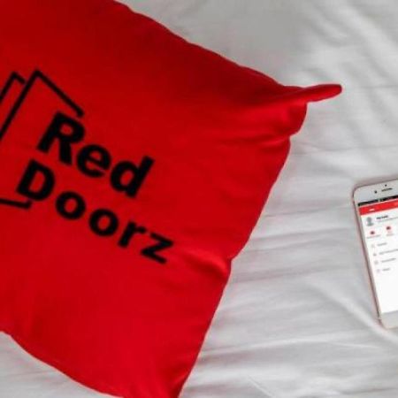 Reddoorz Syariah At Jalan Menteri Supeno Hotel Джокякарта Екстериор снимка