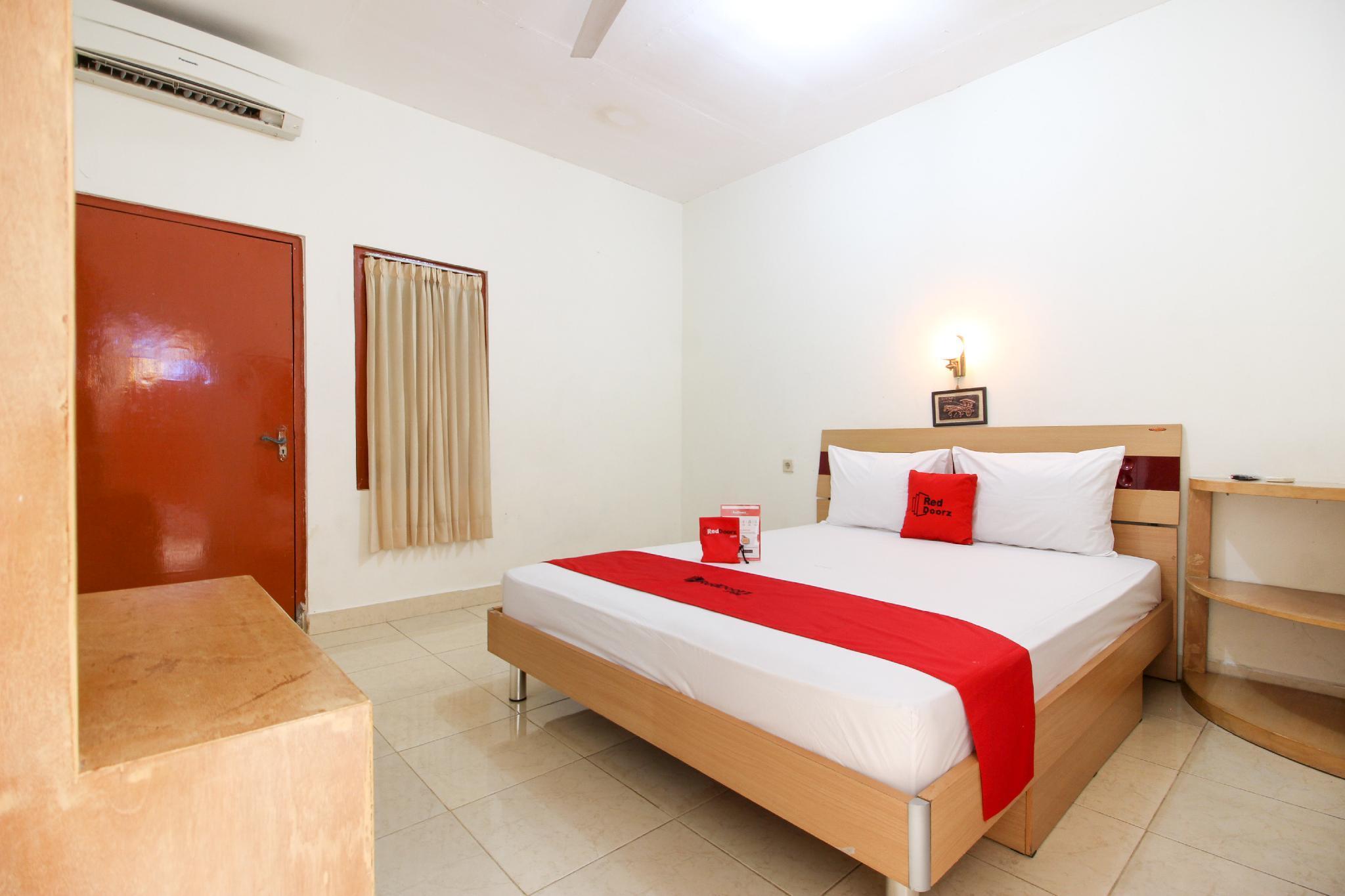 Reddoorz Syariah At Jalan Menteri Supeno Hotel Джокякарта Екстериор снимка