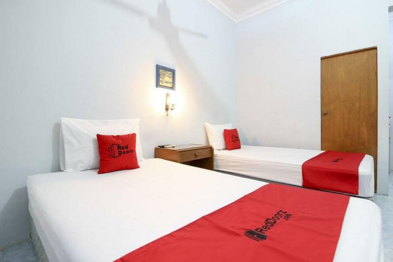 Reddoorz Syariah At Jalan Menteri Supeno Hotel Джокякарта Екстериор снимка