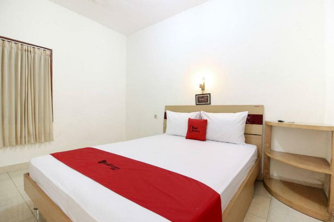 Reddoorz Syariah At Jalan Menteri Supeno Hotel Джокякарта Екстериор снимка