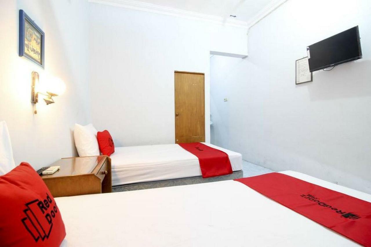 Reddoorz Syariah At Jalan Menteri Supeno Hotel Джокякарта Екстериор снимка
