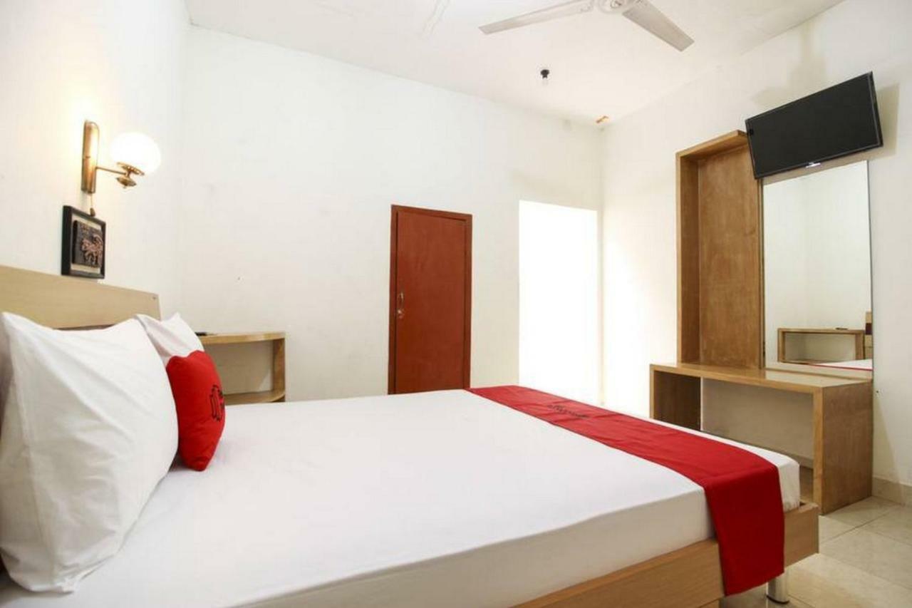 Reddoorz Syariah At Jalan Menteri Supeno Hotel Джокякарта Екстериор снимка